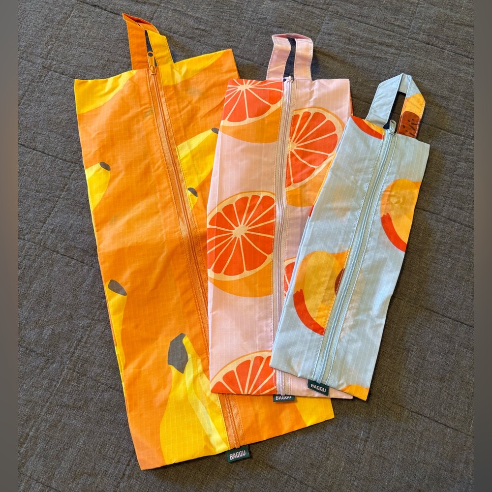 Like New! Baggu 3D Zip Set - Archive Fruits (Peach, Grapefruit, Banana)